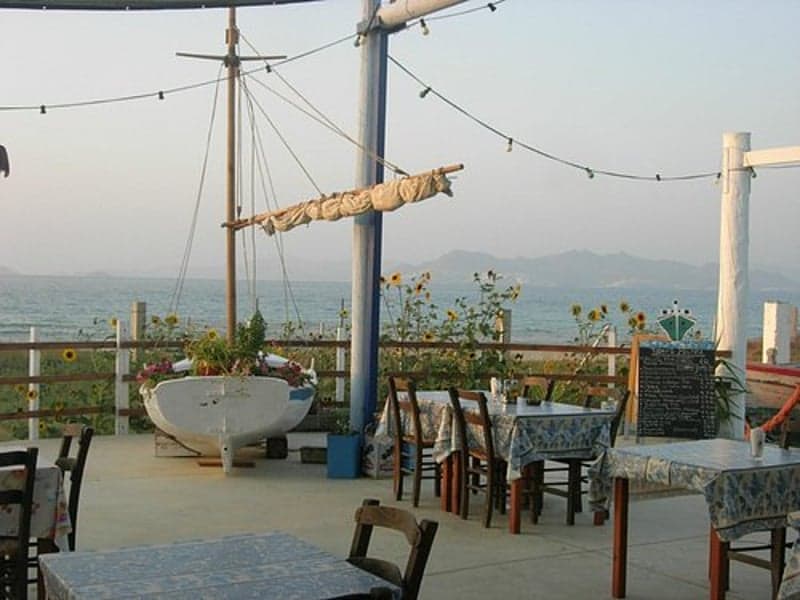 Casual Food Stops After the Beach